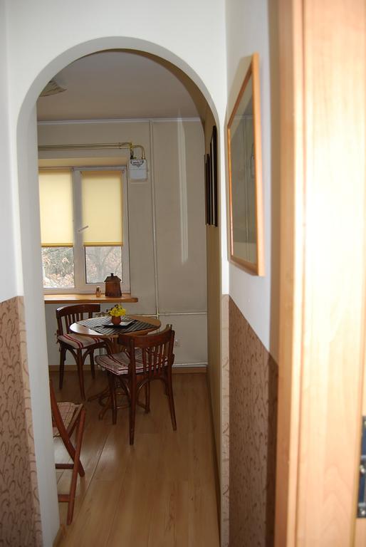 Apartment Stepana Bandery Street Ровно Экстерьер фото